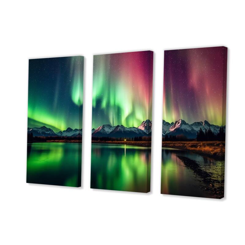 Designart "Yukon Dream Aurora IV" Canadian Canvas Prints Set Bed Bath